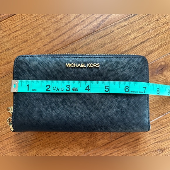 Michael Kors black Wristet - Picture 8 of 11